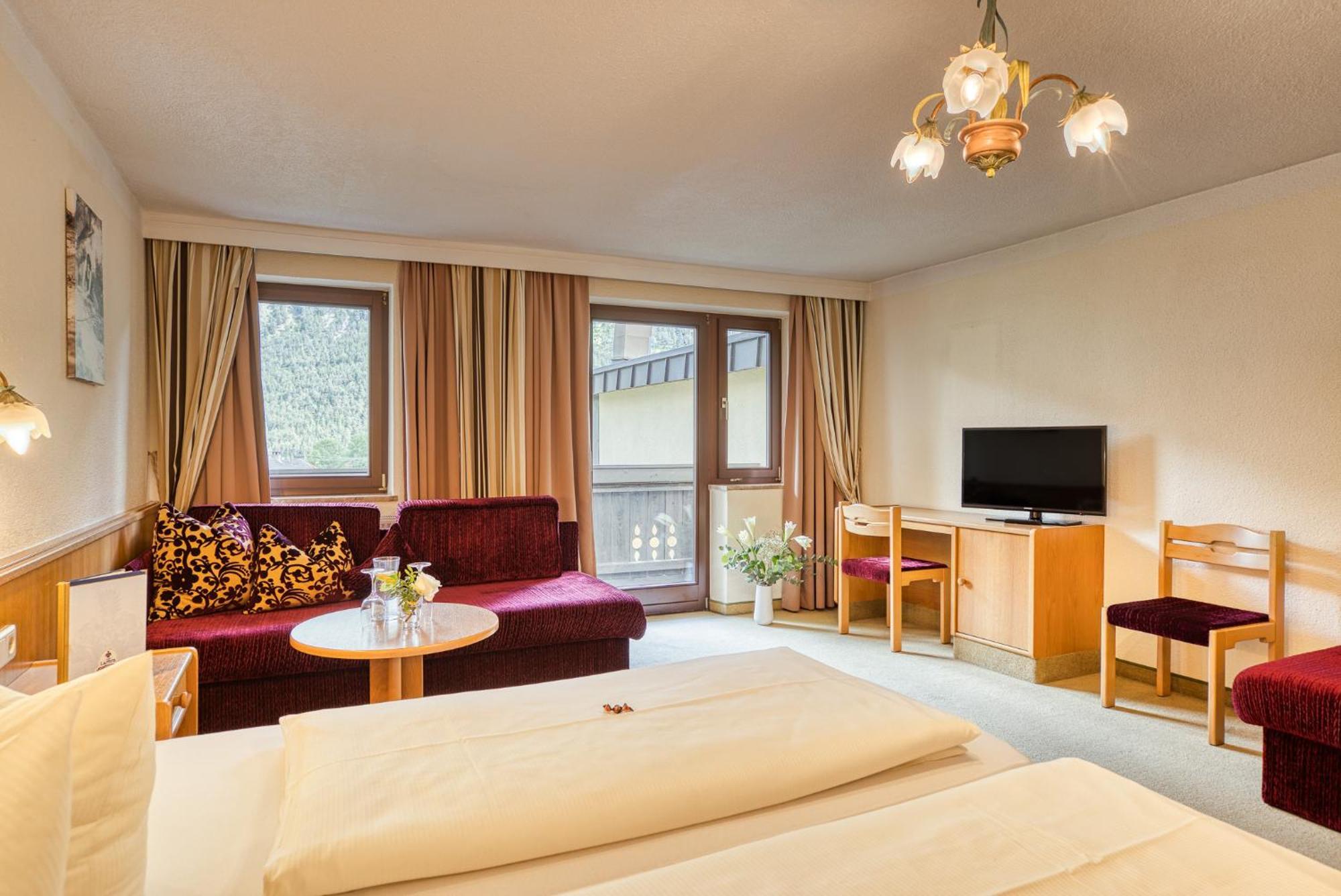 Hotel Zum Lamm Tarrenz Eksteriør billede