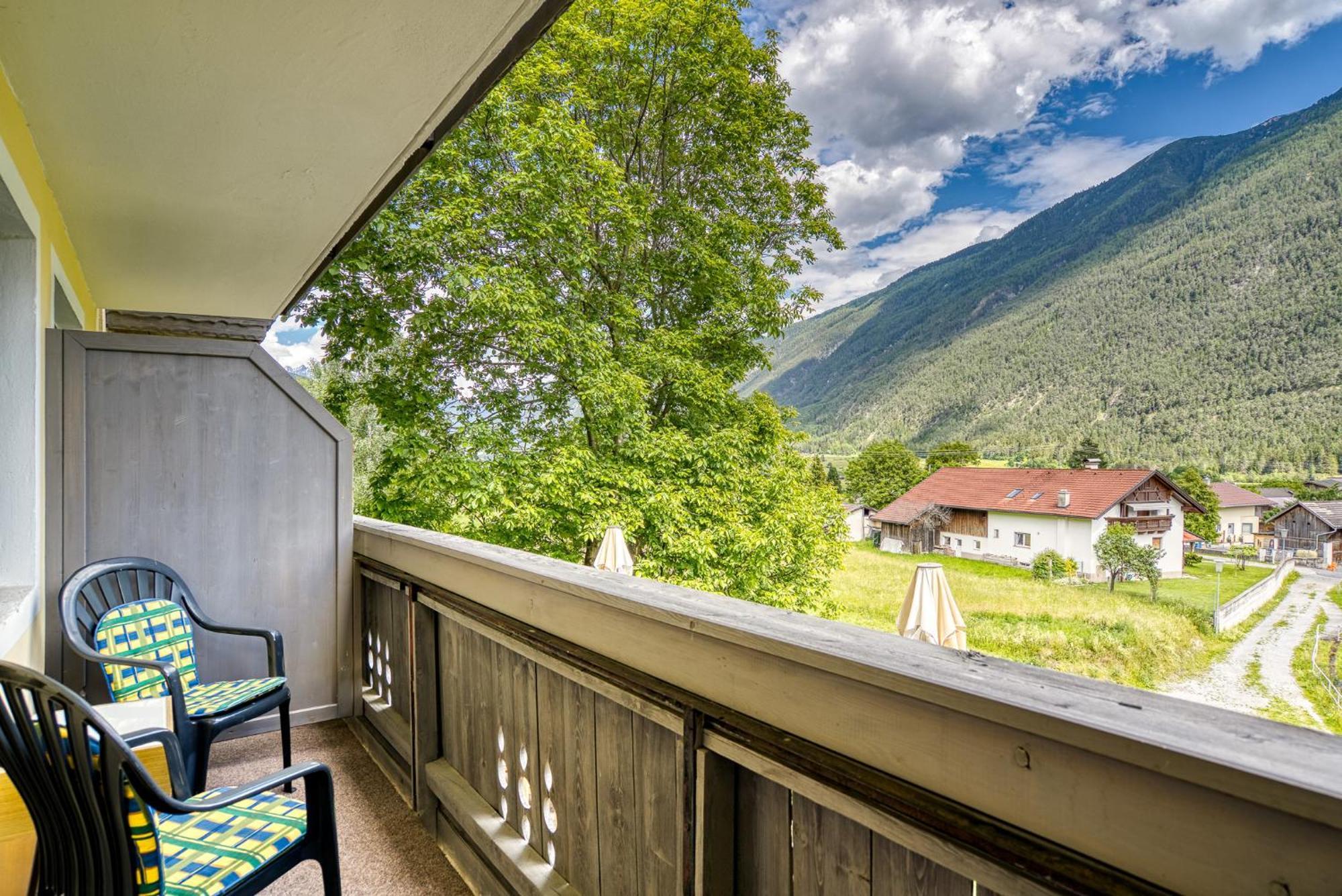 Hotel Zum Lamm Tarrenz Eksteriør billede