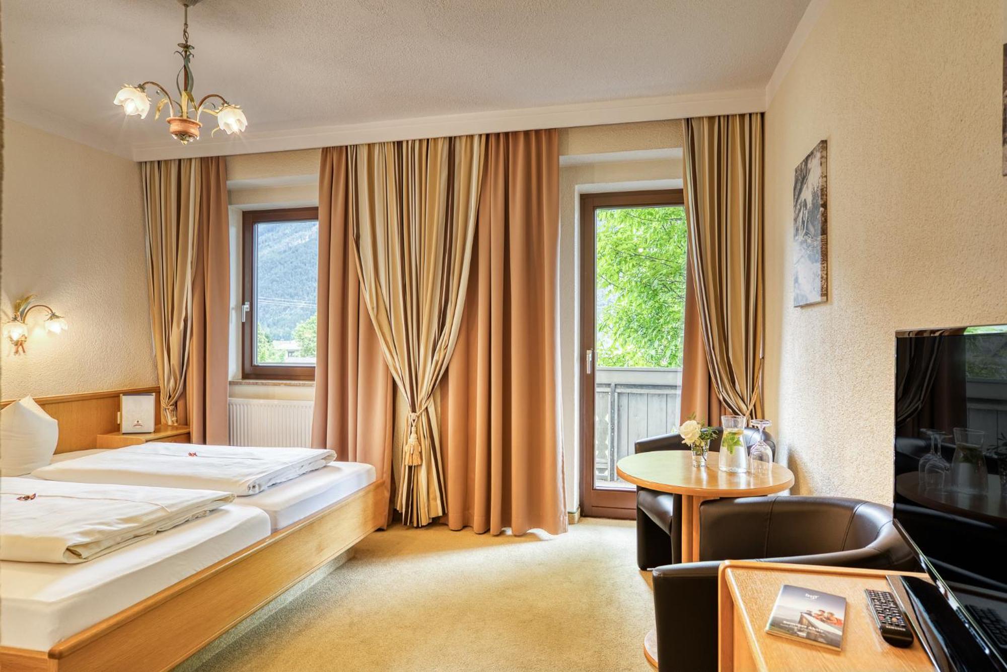 Hotel Zum Lamm Tarrenz Eksteriør billede