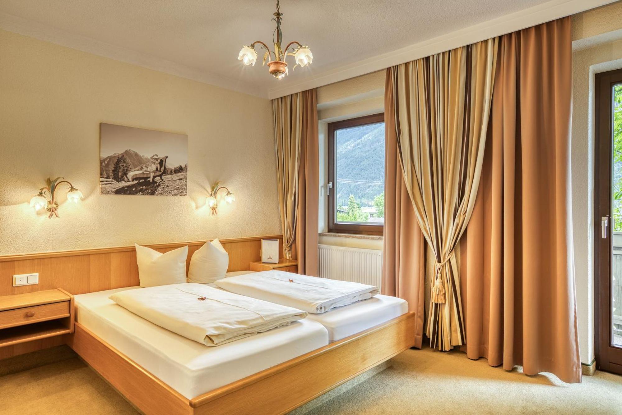 Hotel Zum Lamm Tarrenz Eksteriør billede