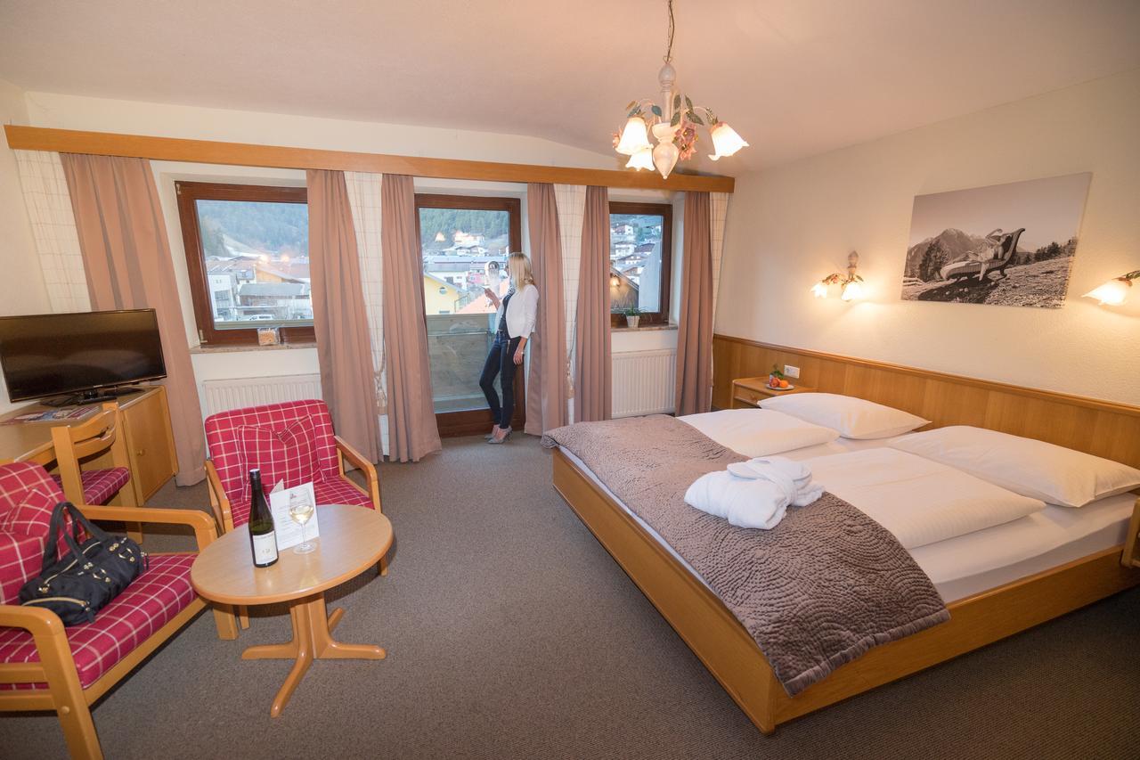Hotel Zum Lamm Tarrenz Eksteriør billede